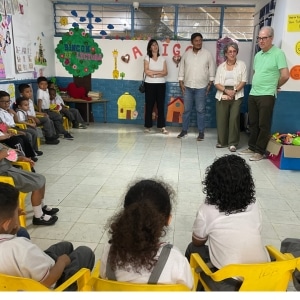 ellos y nosotros unidos as