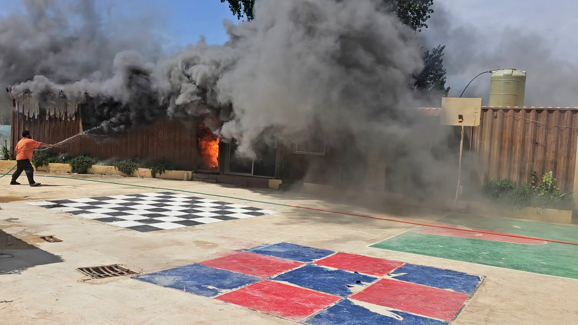 Incendio en el Centro Educativo de Refugiados